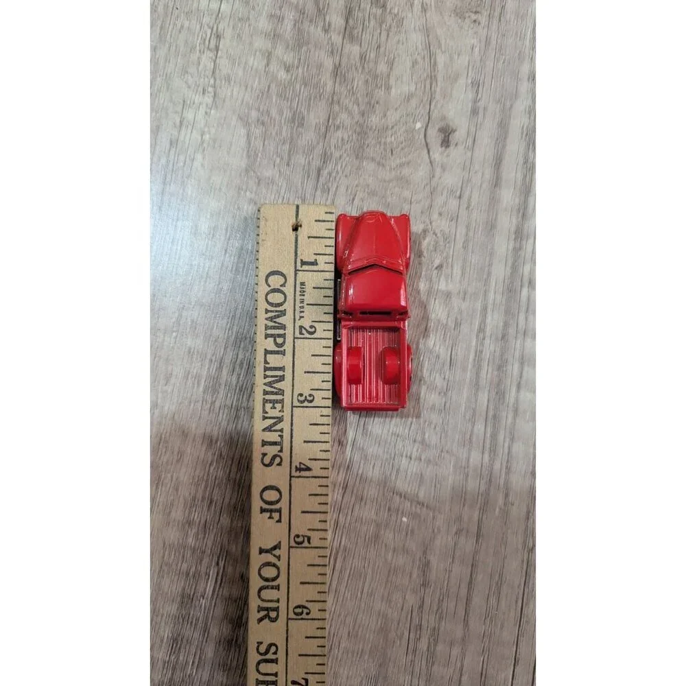 Red Hot Wheels Metal‎ Die-Cast Pickup Truck Toy With Flame Decals 2005 2014 3: